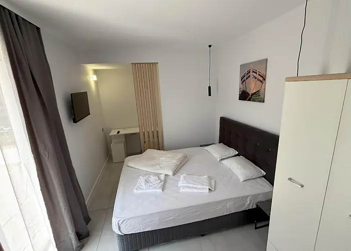 415 Hotell Slăntjev Brjag